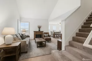 Photo #1: 425087565 Listing