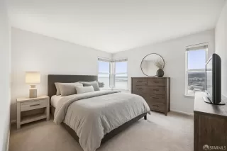 Photo #5: 425087565 Listing