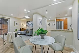 Photo #2: 425087871 Listing 