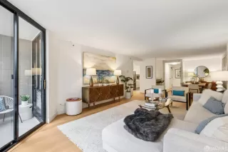 Photo #6: 425087970 Listing