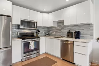 Photo #6: 425088086 Listing