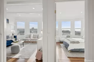 Photo #1: 425088127 Listing