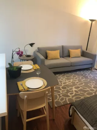 Photo #6: 425088146 Listing 