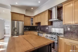 Photo #4: 425088701 Listing