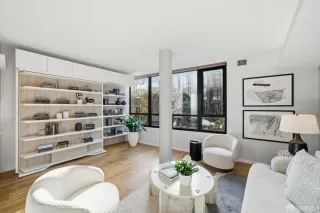 Photo #5: 425088799 Listing