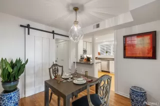 Photo #5: 425088829 Listing