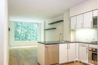 Photo #3: 425089022 Listing 