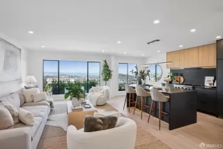 Photo #4: 425089308 Listing 