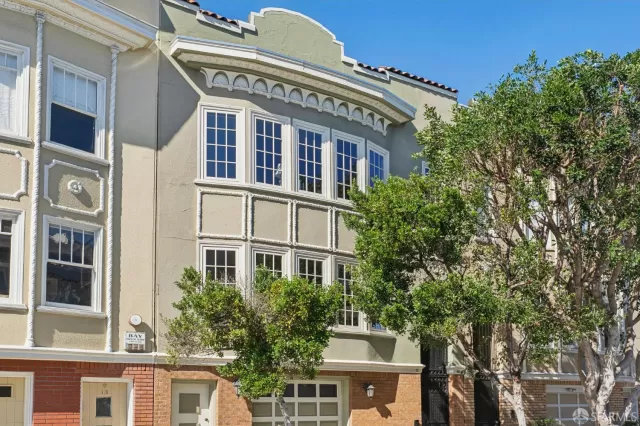 MLS: 425089515 Condo For Sale