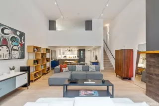 Photo #4: 425089548 Listing 