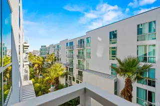 Photo #4: 425089869 Listing 