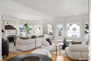 Photo #1: 425089887 Listing 