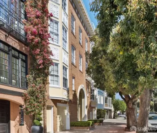 Photo #2: 425089998 Listing