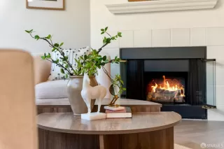 Photo #4: 425090053 Listing