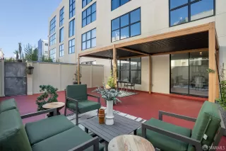 Photo #4: 425090131 Listing 