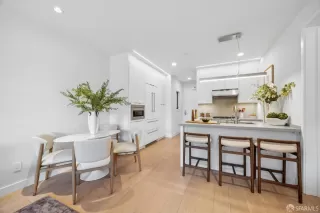 Photo #6: 425090343 Listing 