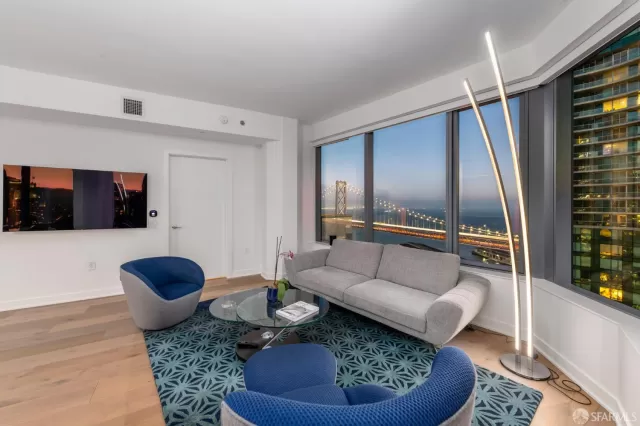 MLS: 425090348 Condo For Sale