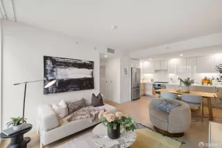 Photo #3: 425090597 Listing