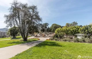 Photo #5: 425090951 Listing