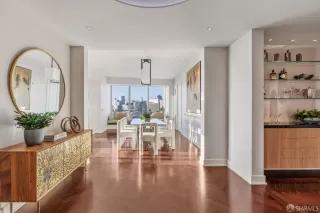 Photo #3: 425091049 Listing