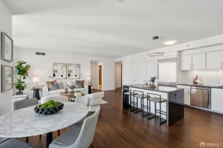 Photo #4: 425091375 Listing 