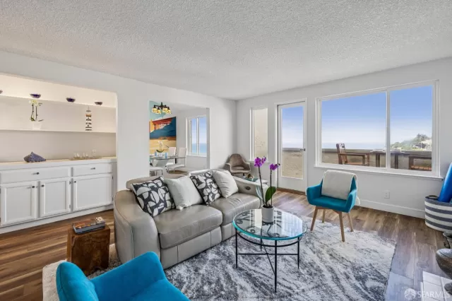 MLS: 425091411 Condo For Sale