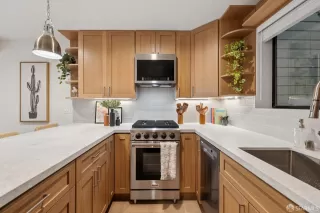 Photo #2: 425091412 Listing