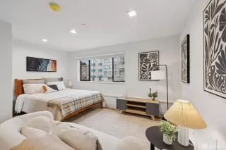 Photo #6: 425091412 Listing