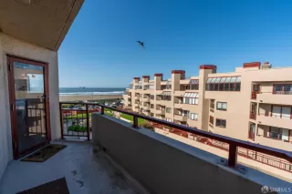 Photo #6: 425091474 Listing