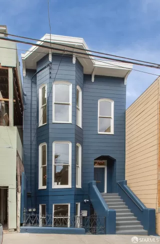 Photo #2: 425091560 Listing 
