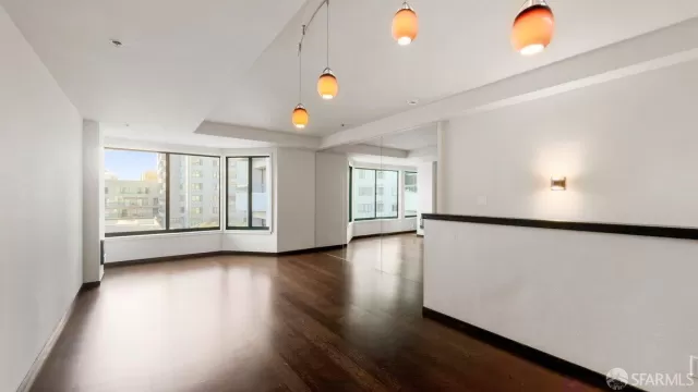 MLS: 425091697 Condo For Sale