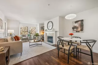 Photo #2: 425091722 Listing 