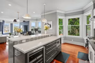 Photo #6: 425091908 Listing