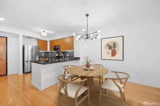 Photo #5: 425091965 Listing 