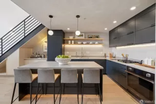 Photo #6: 425092602 Listing