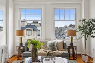 Photo #4: 425092819 Listing 