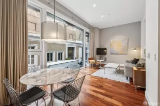 Photo #2: 425092891 Listing