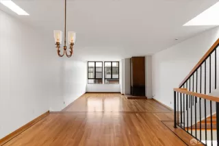 Photo #4: 425092962 Listing