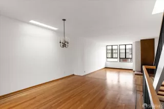 Photo #5: 425092962 Listing