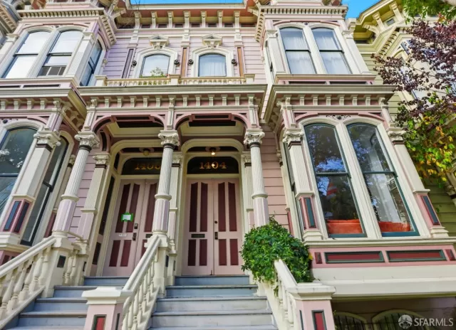 MLS: 425093119 Condo For Sale