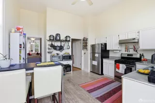 Photo #4: 425093119 Listing