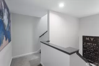 Photo #5: 426093804 Listing