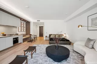 Photo #6: 426093862 Listing