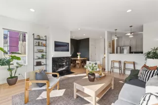 Photo #5: 426094038 Listing 