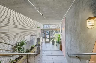 Photo #4: 426094271 Listing