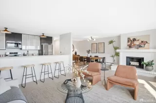 Photo #2: 426094323 Listing 