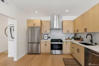 Photo #4: 426094649 Listing 