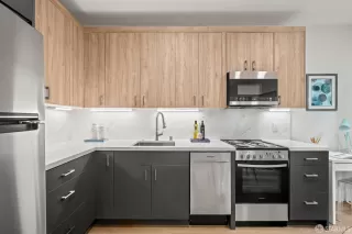 Photo #3: 426094859 Listing