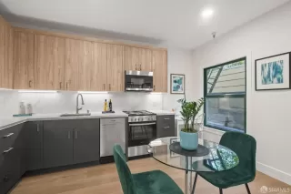 Photo #4: 426094859 Listing