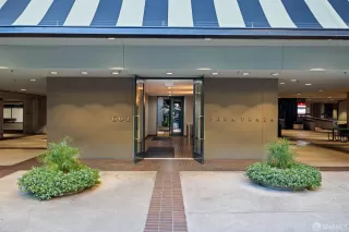 Photo #5: 426095300 Listing